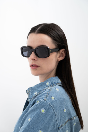 SALE Солнцезащитные очки INVU IB22547B с чехлом 20201