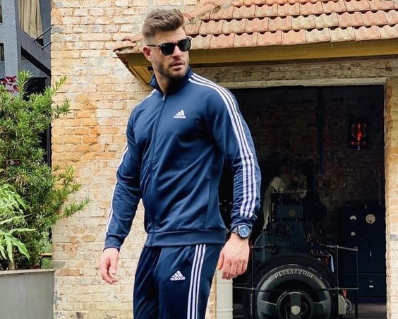 Солнцезащитные очки Invu IB22467A: стиль и защита для мужчин