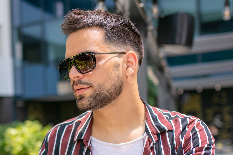 Мужские очки авиаторы INVU для брутальных образов