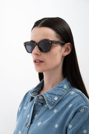 Солнцезащитные очки INVU IB22546B с чехлом 20201