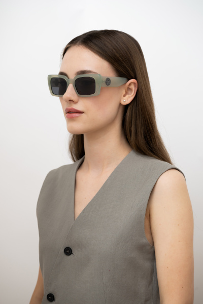 Солнцезащитные очки INVU IB22443C