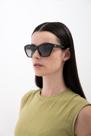 SALE Солнцезащитные очки INVU IB22506A