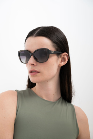 Солнцезащитные очки INVU IB22558C с чехлом 20201