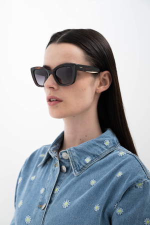 Солнцезащитные очки INVU IB22518B