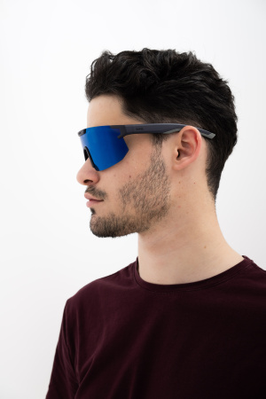 SALE Солнцезащитные очки INVU IA22500B с чехлом 20063