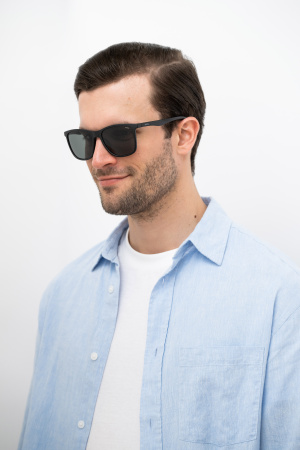 Солнцезащитные очки INVU B2321A с чехлом 20201