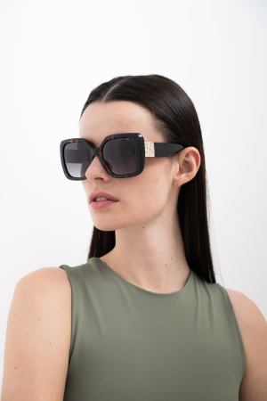 Солнцезащитные очки INVU IB22522B Swarovski