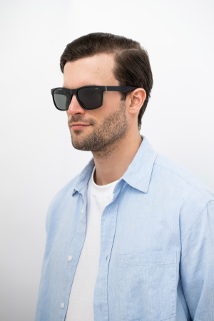 Солнцезащитные очки INVU IB22423A с чехлом 20201